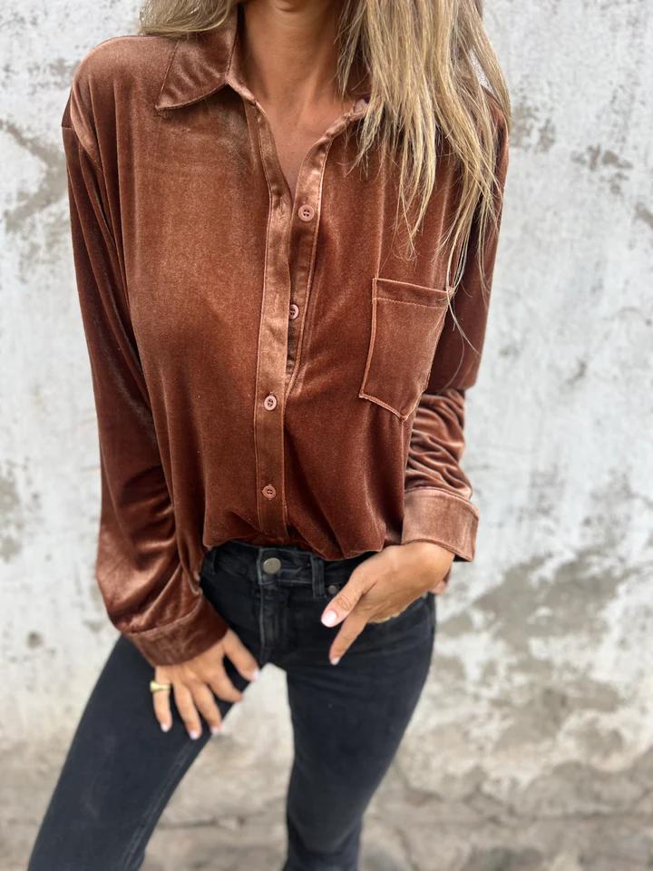 Dames fluwelen blouse met klassieke kraag en knoopsluiting