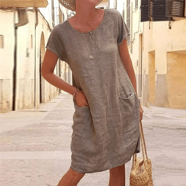 Women's summer mini dress with short sleeves and pockets