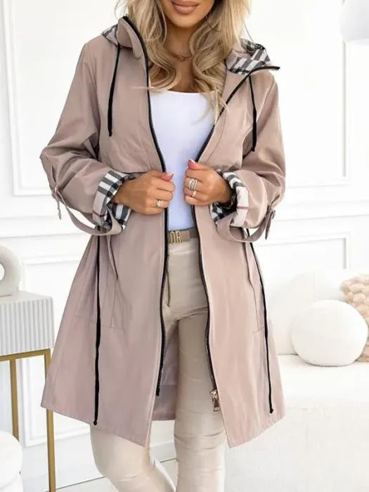 Chique getailleerde dames trenchcoat met capuchon