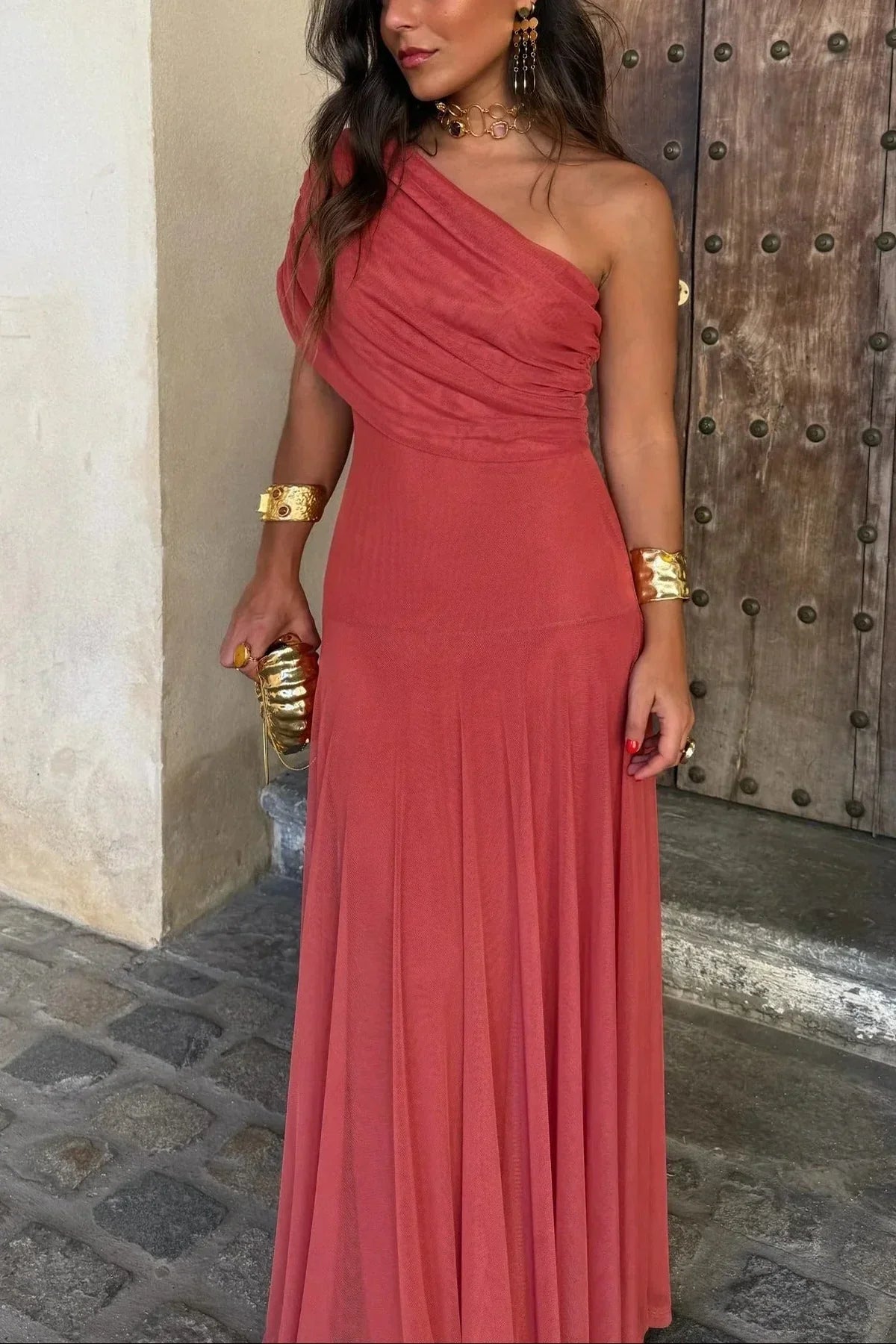 Elegante dames zomerjurk on-shoulder - Lang en geplisseerd