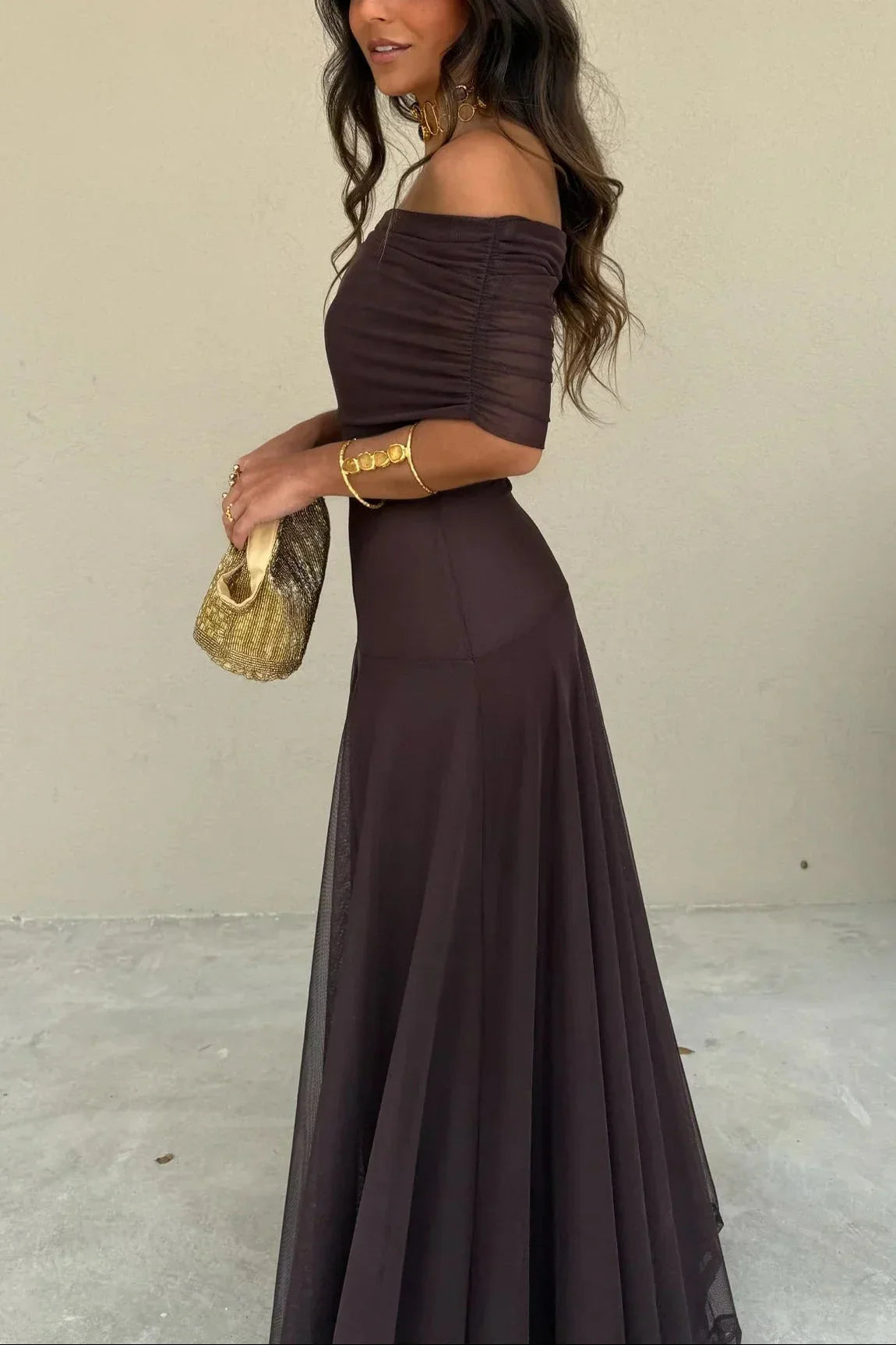 Elegante dames zomerjurk on-shoulder - Lang en geplisseerd