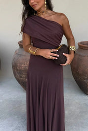 Elegante dames zomerjurk on-shoulder - Lang en geplisseerd