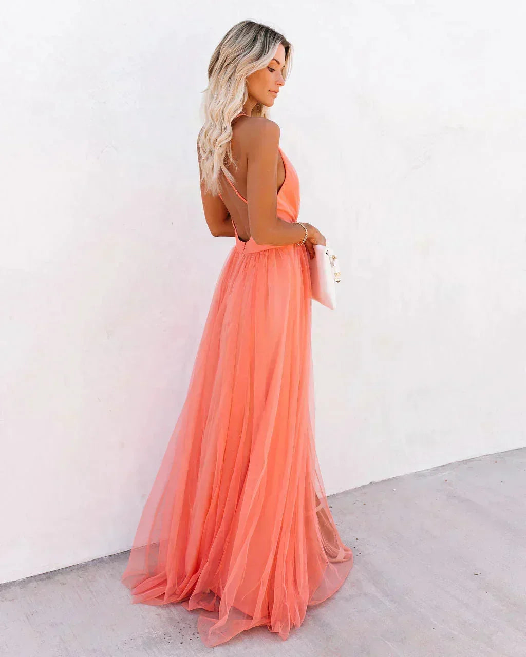 robe-maxi-dos-nu-fluide-orange-avec-bretelles-fines-robe-soire-t--9ff8f.webp