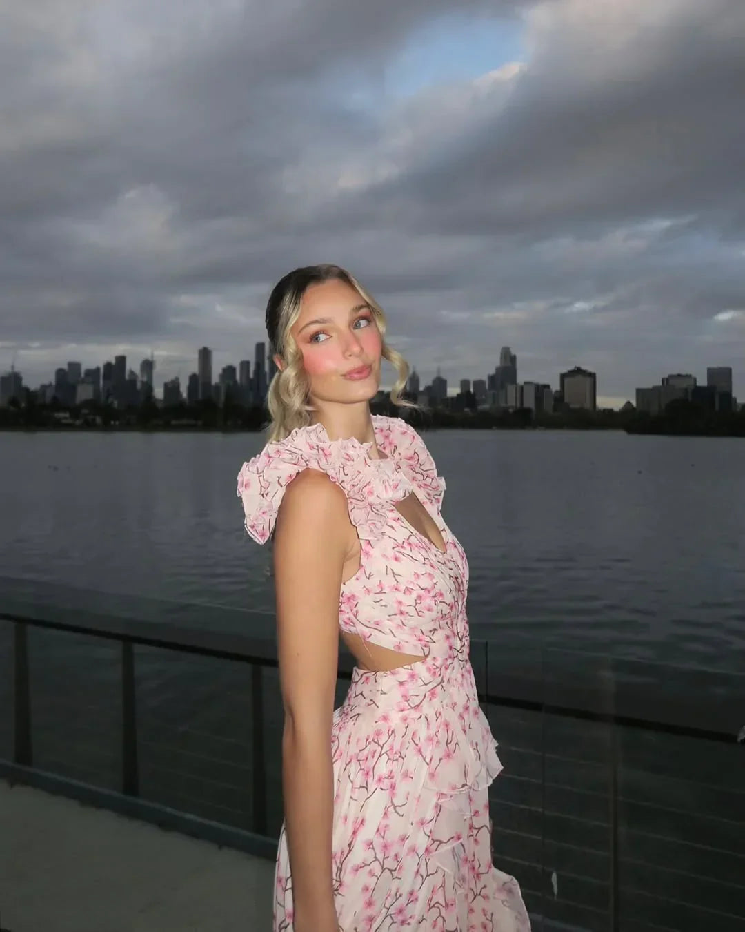 Dames zomerjurk lang gebloemd mouwloos elegant