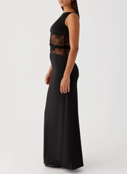 Dames zwarte zomerjurk lang met kant en cutouts
