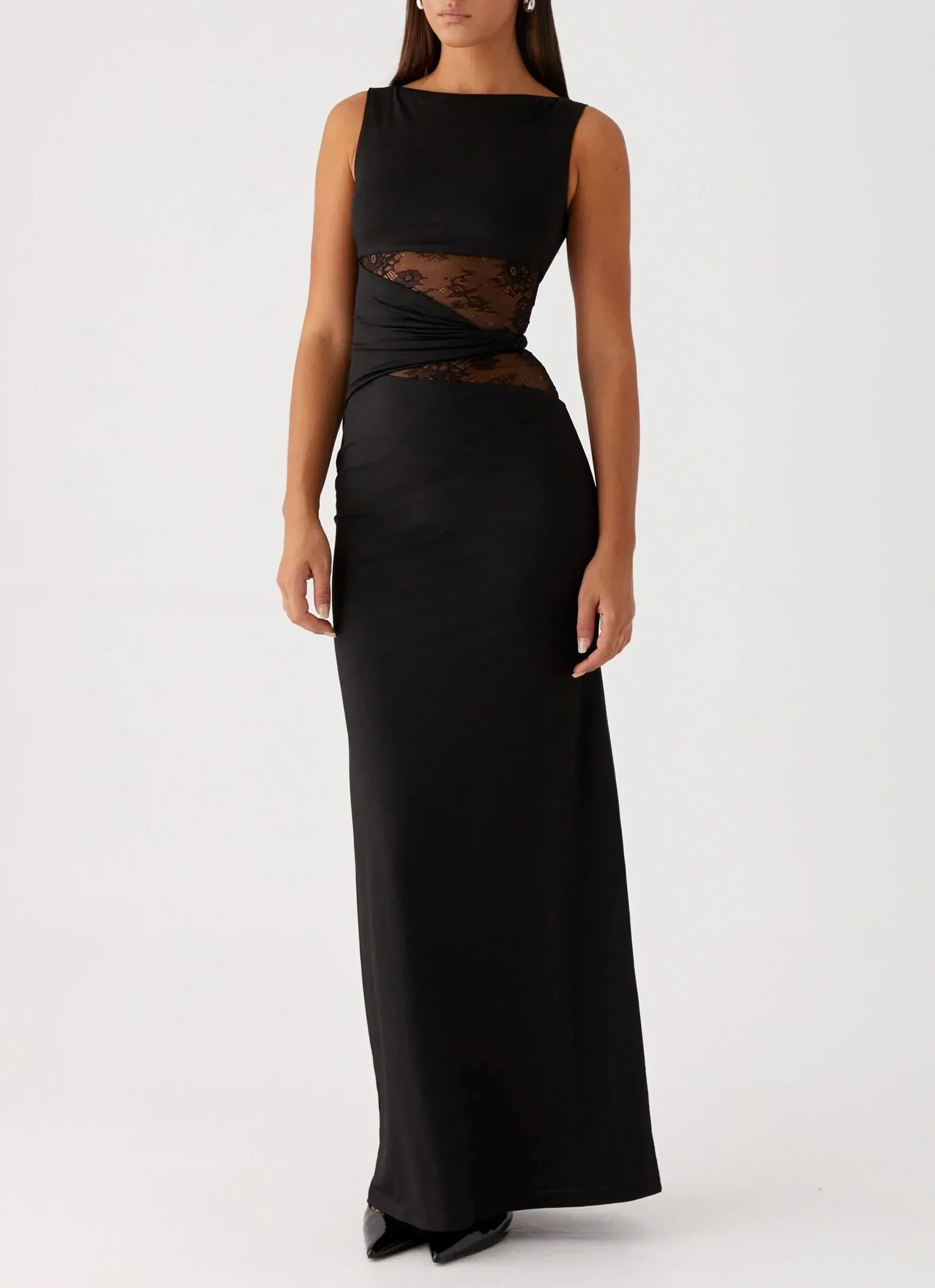 Dames zwarte zomerjurk lang met kant en cutouts