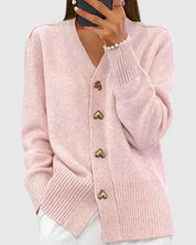 Dames winter cardigan met v-hals | Zachte knit en hart knopen