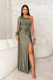 Elegante Dames Galajurk One-Shoulder met Hoge Split – Glanzende Avondjurk Groen